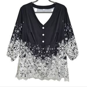 Women's 3/4 Sleeve Black and White Tunic Snowflakes and Lace Hem 2X